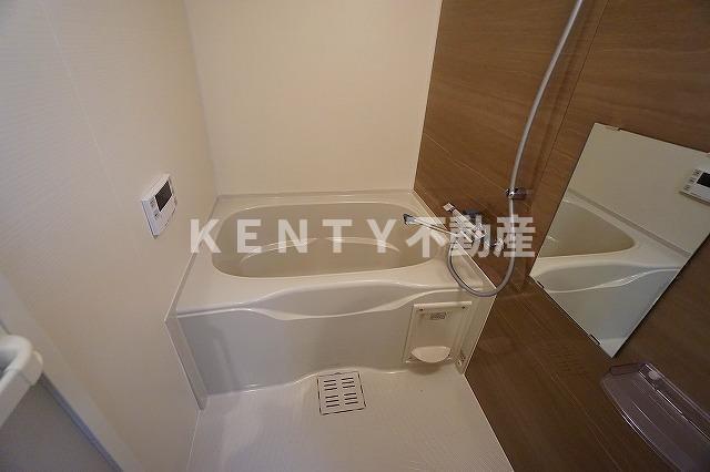 バス・シャワールーム　落ち着いた空間のお風呂です