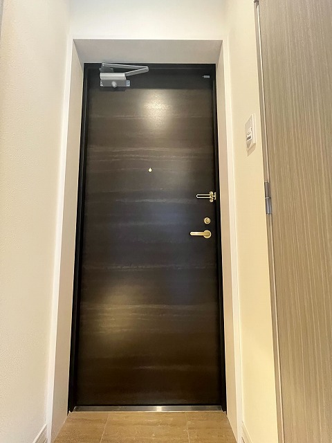 玄関　同物件別号室のものです。