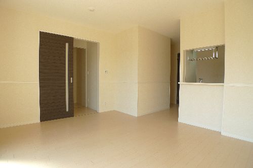 居室・リビング　退去前の為同タイプの写真となります。