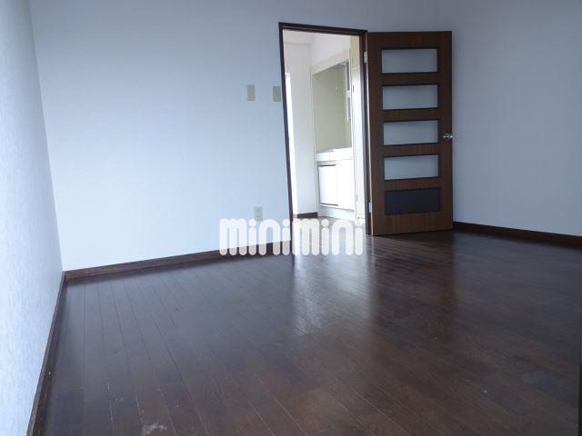 居室・リビング　ベランダ側よりの写真です