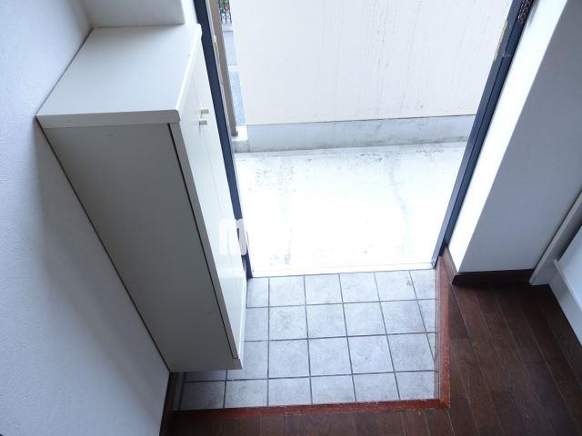 玄関　キッチンよりの写真です