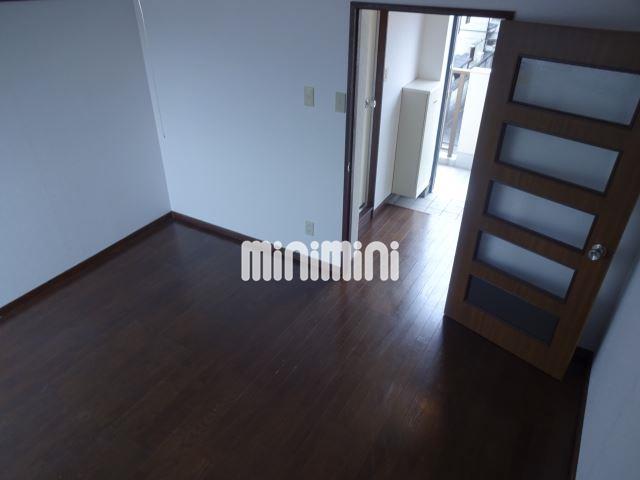 居室・リビング　収納側よりの写真です