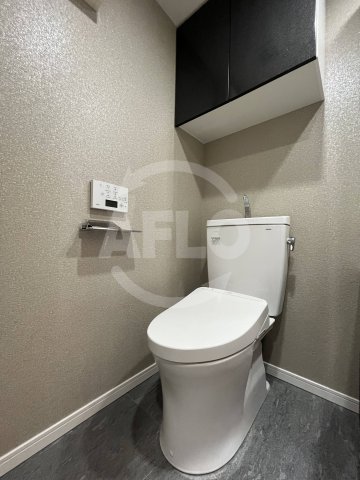 トイレ　エスライズ大阪ドームレジデンス　トイレ