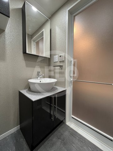 洗面設備　エスライズ大阪ドームレジデンス　独立洗面台