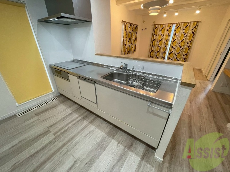 キッチン　リビングが見渡せる対面キッチンになってます。