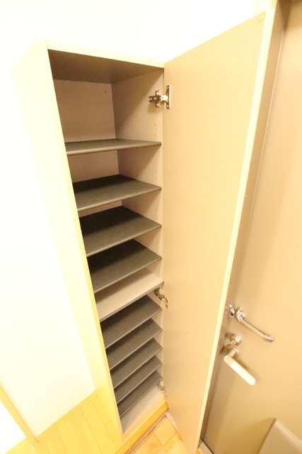 玄関　収納力のある下駄箱です