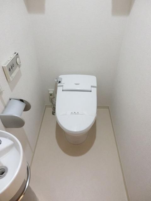 トイレ　洗浄機能付きトイレ