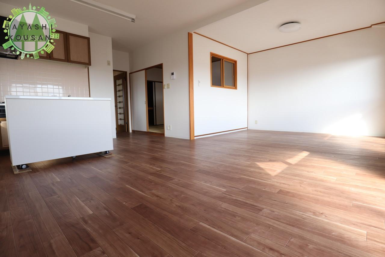 居室・リビング　明るい洋室