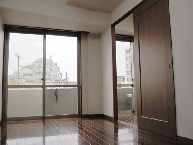 居室・リビング　明るいお部屋ですね♪