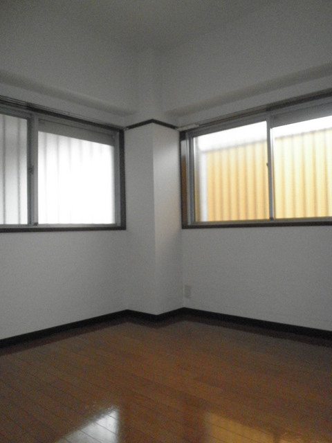 居室・リビング　居室２