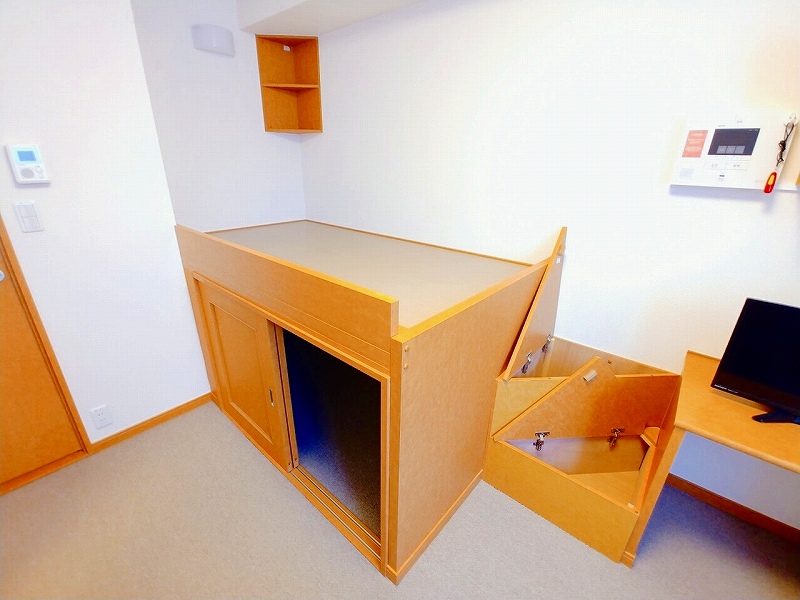 その他　ベット下収納スペース