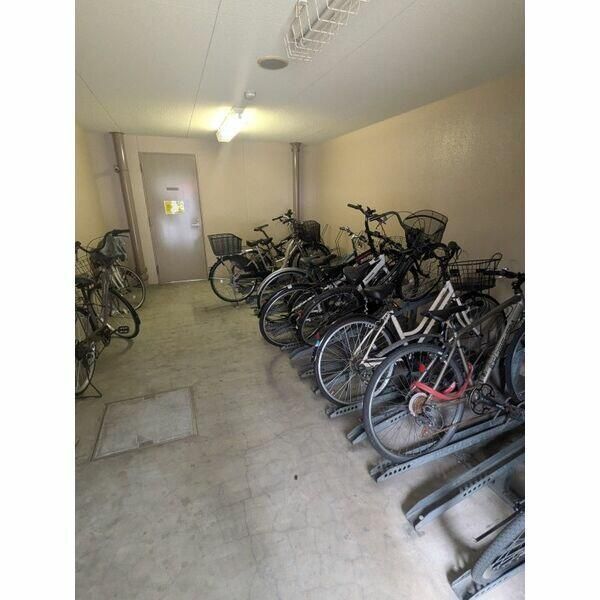 駐車場　駐輪場