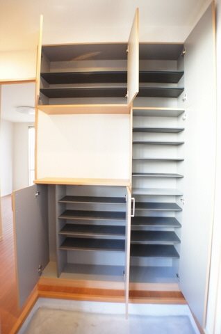 玄関　収納力のあるシューズボックス☆※同間取り別部屋