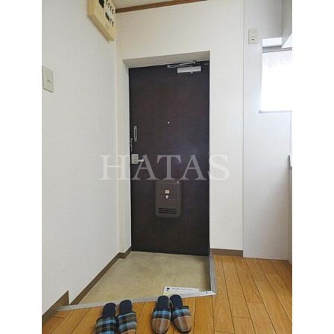 玄関　同物件別部屋です