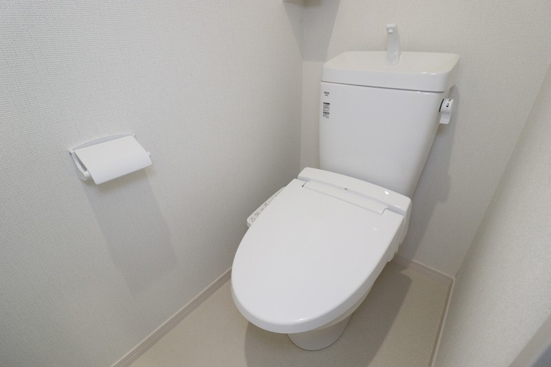 トイレ　温水洗浄便座