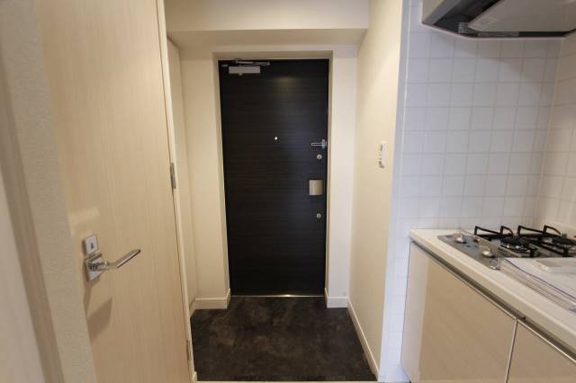 玄関　イメージにつき実際とは異なります