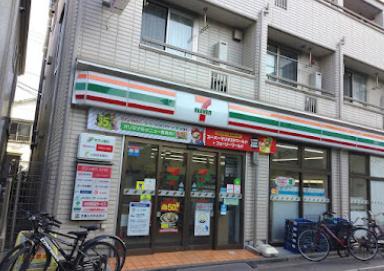 コンビニ　セブンイレブン（コンビニ）まで180m