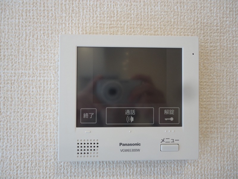 セキュリティ　※TV付インターホン！ 来訪者の顔が見えるから安心☆