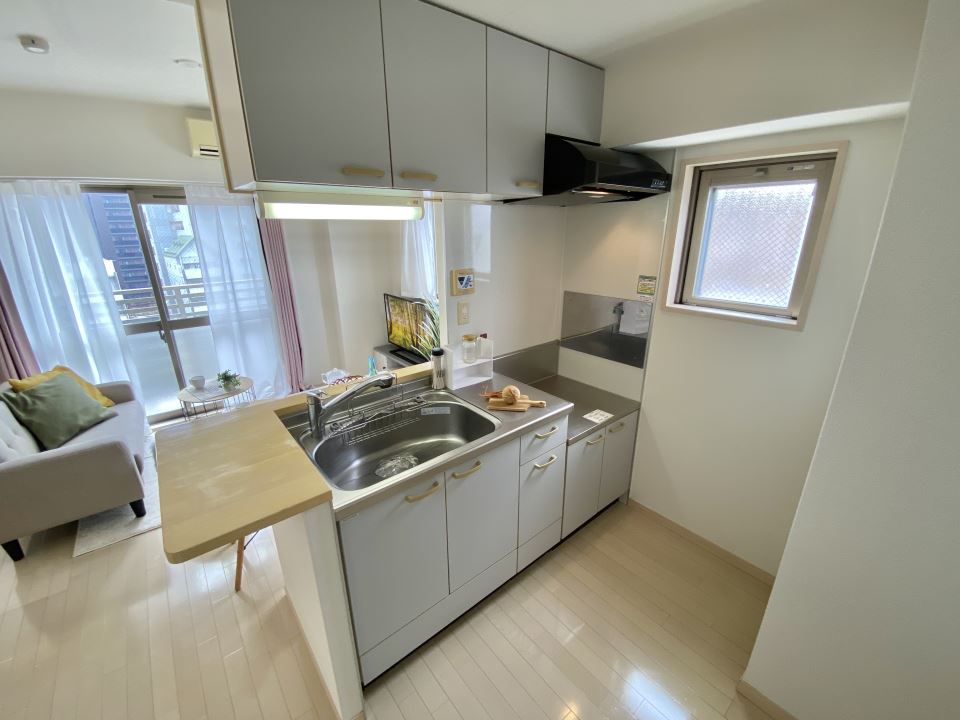 キッチン　カウンターもあるキッチンです