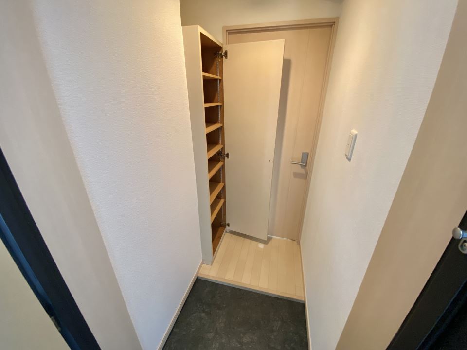 玄関　収納力のあるシューズＢＯＸです