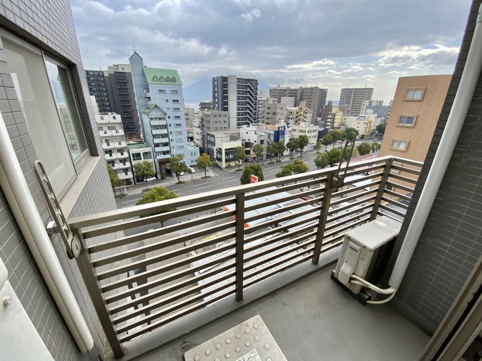 バルコニー　最上階角部屋　桜島も見えます