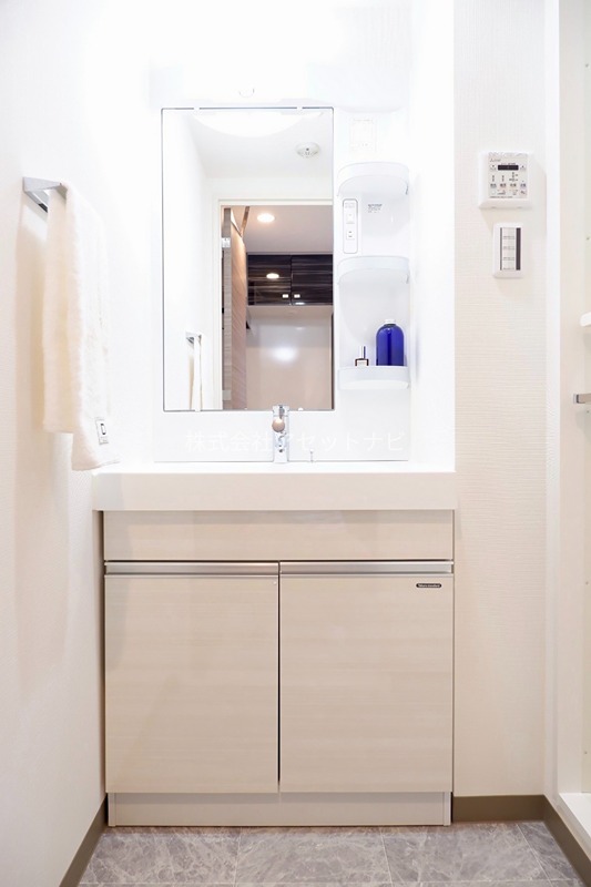 洗面設備　家具はイメージです