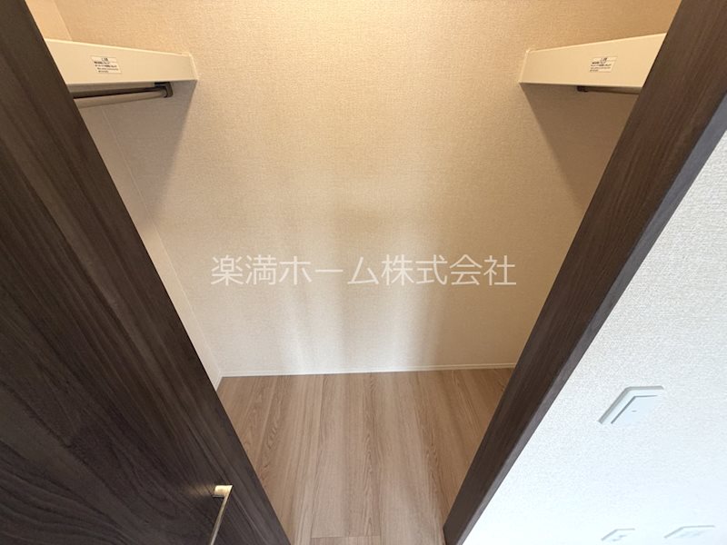 収納　ウオークインクローゼット♪