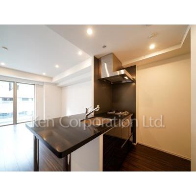 キッチン　同タイプ4階のお部屋を撮影。仕様が異なることがあります。