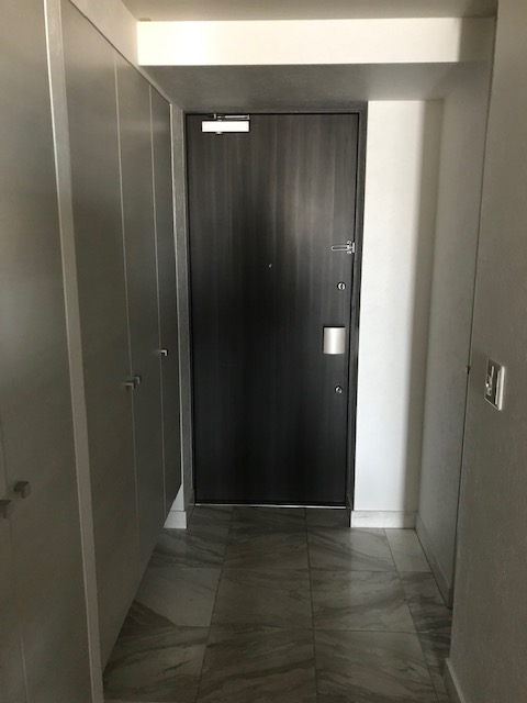 玄関　＊2022年撮影