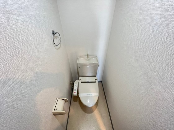 トイレ　※別部屋の写真です