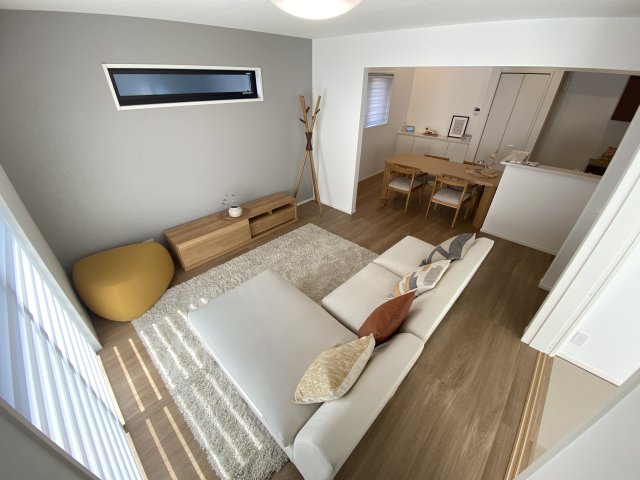 居室・リビング　日差したっぷりの明るいリビング♪