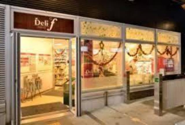 スーパー　デリド湊店（スーパー）まで392m