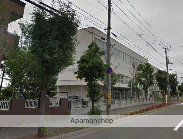 小学校　新光小（小学校）まで607m