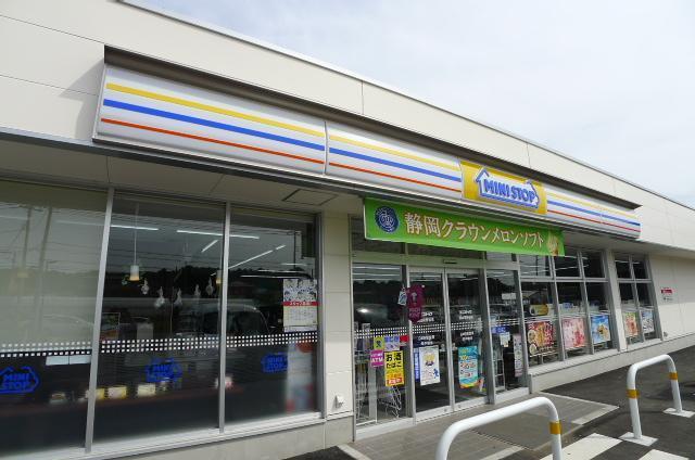 コンビニ　ミニストップ（コンビニ）まで842m
