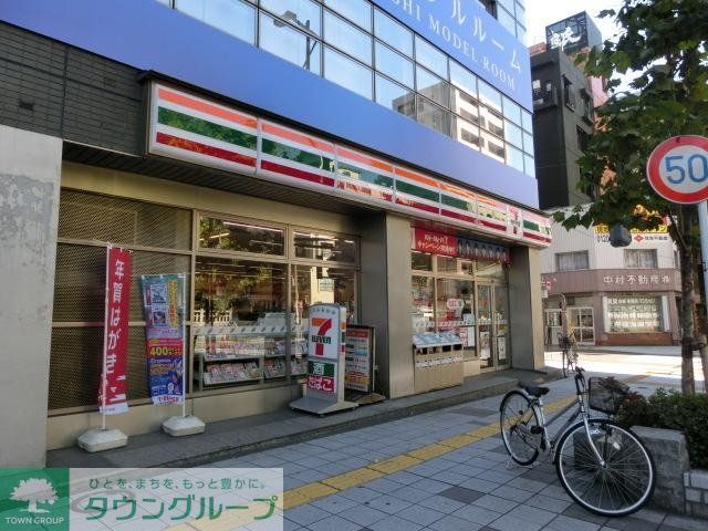 コンビニ　セブンイレブン（コンビニ）まで209m