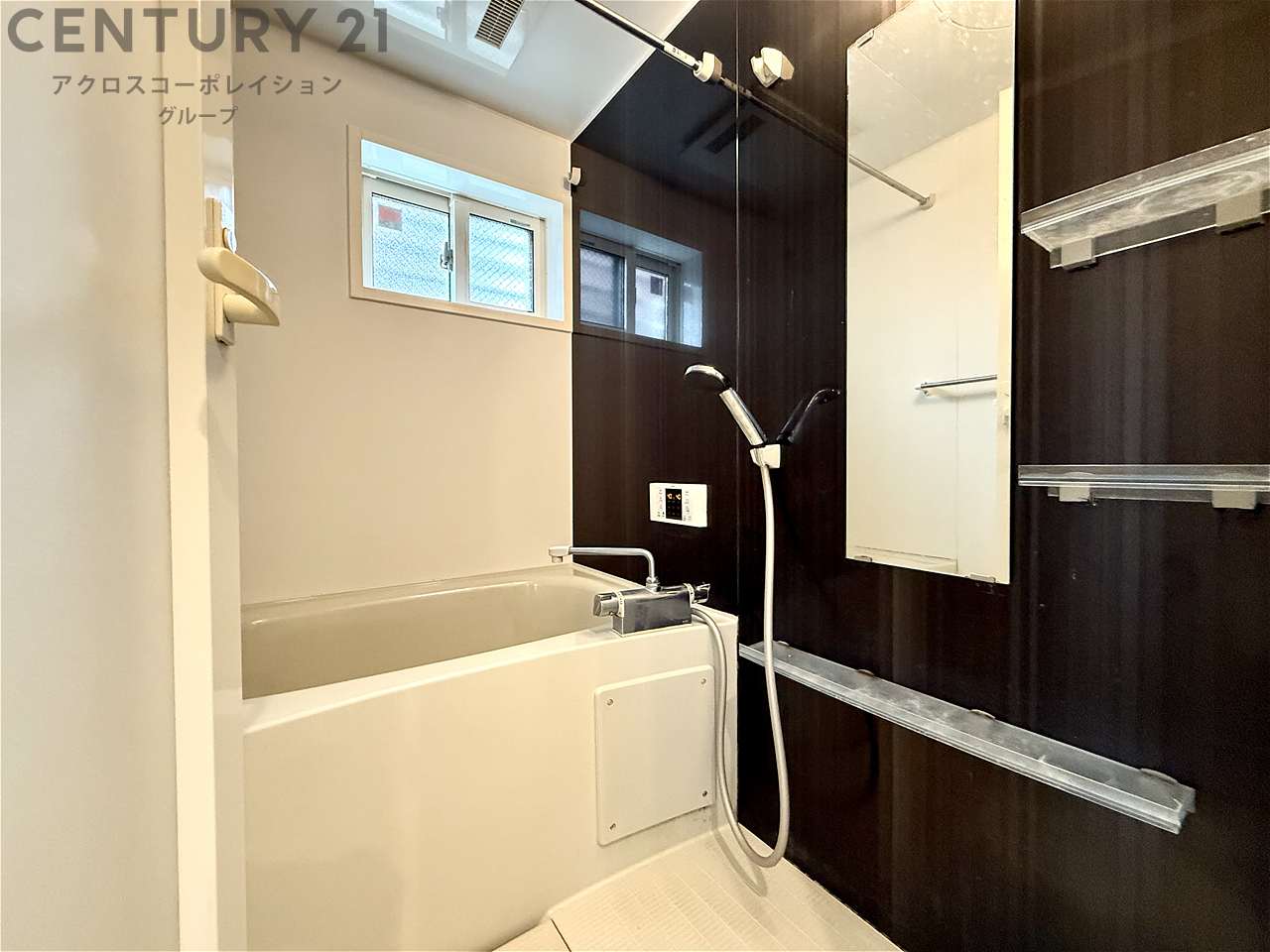 バス・シャワールーム　浴室乾燥・追い炊き機能付きのバスルーム♪