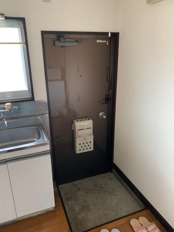 玄関　反転別部屋参考写真