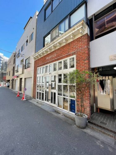 飲食店　トリュフベーカリー（飲食店）まで398m