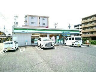 コンビニ　ファミリーマート　新柳町店（コンビニ）まで400m