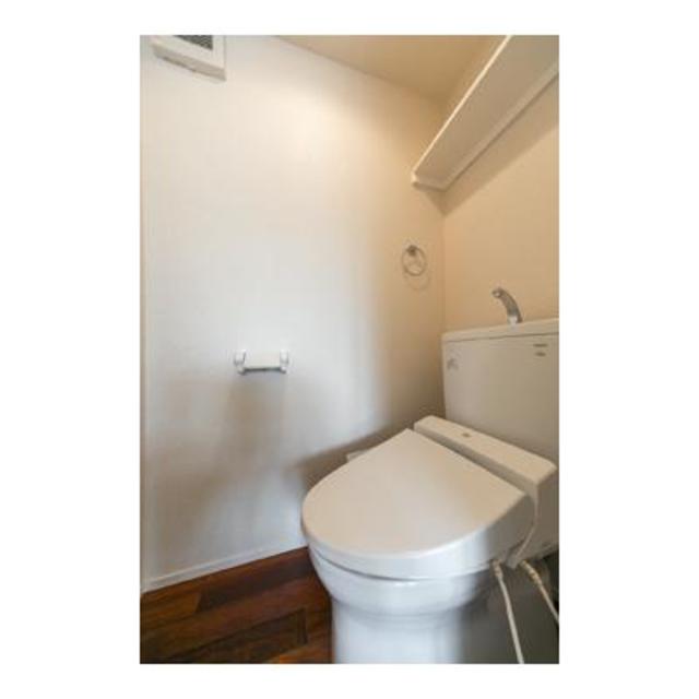トイレ　※写真は同タイプ住戸です。