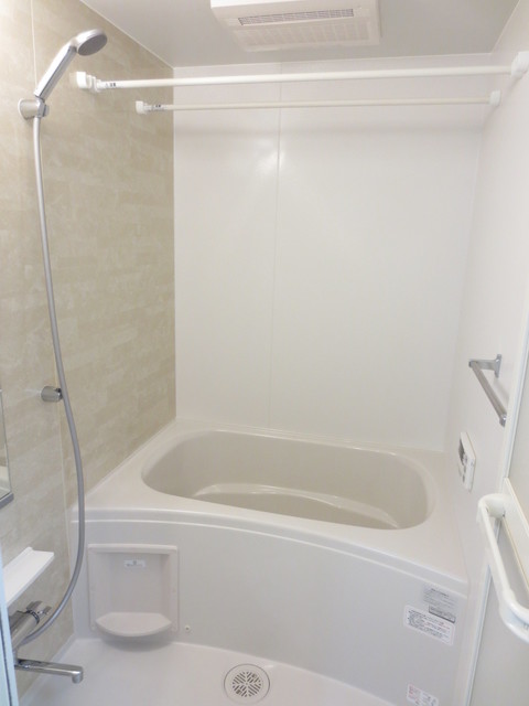 バス・シャワールーム　★追い焚き・乾燥機付き★