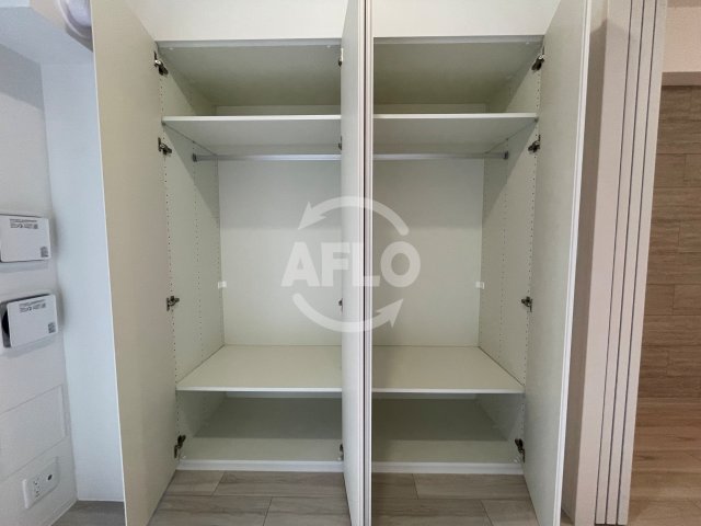 収納　コンフォリア・リヴ北久宝寺Q　クローゼット