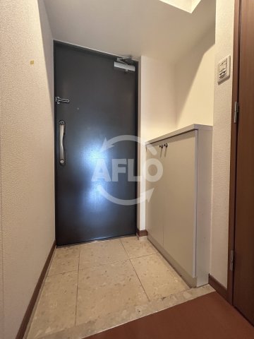 玄関　アクアスイート新大阪　玄関