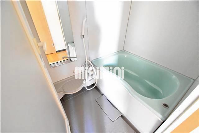 バス・シャワールーム　一日の疲れをいやすバスルームです