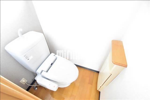 トイレ　嬉しい温水洗浄便座付きのトイレ
