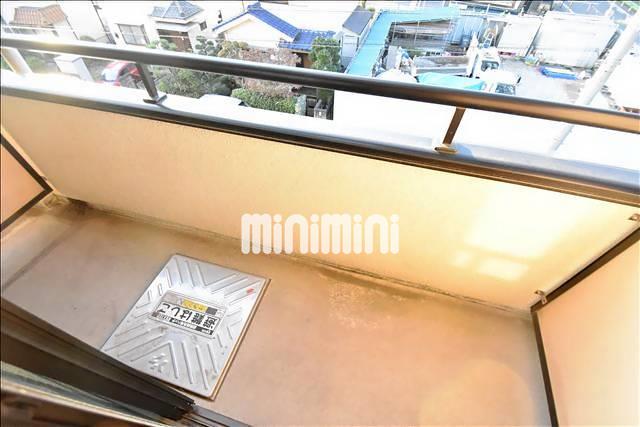 バルコニー　ベランダで洗濯ものが干せます