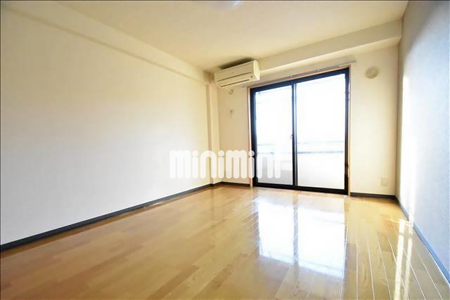 居室・リビング　広々としたお部屋です