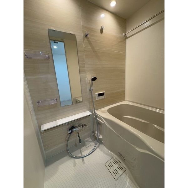 バス・シャワールーム　※別部屋の参考写真、現況優先※