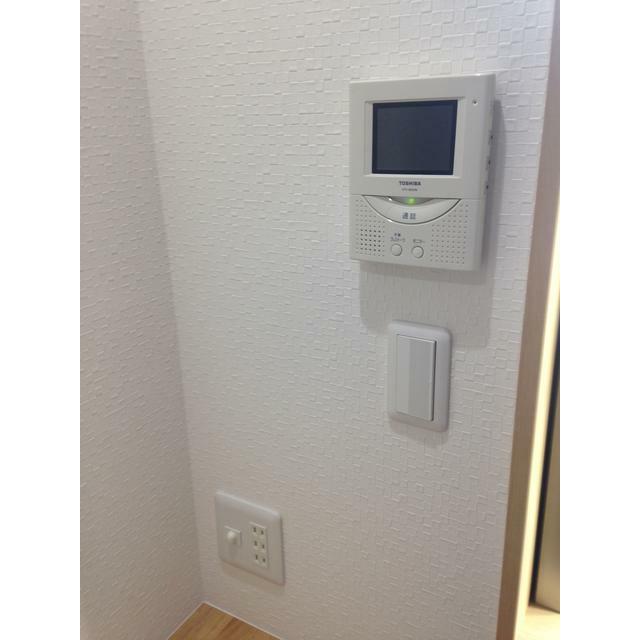 セキュリティ　女性の方でも安心のモニター付きインターフォン♪