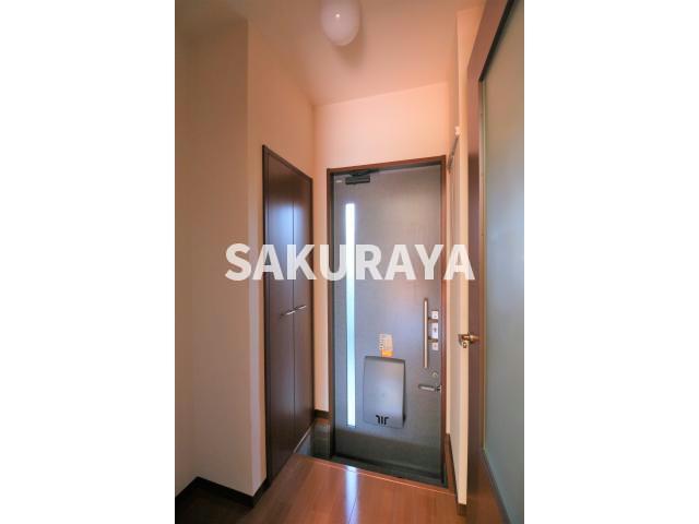 玄関　2019年撮影。現況と異なることがございます。